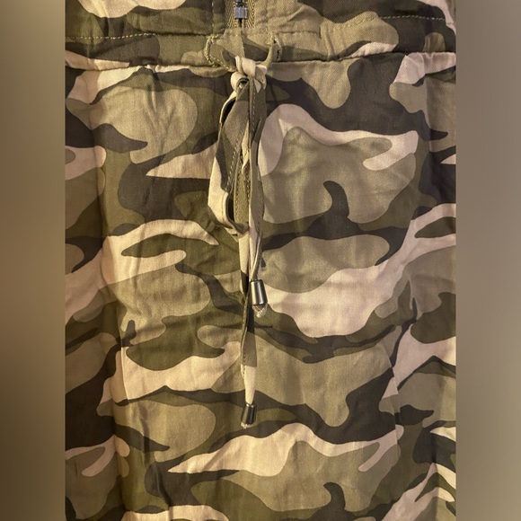 NWT Torrid Mini Challis Camoflauge Sleeveless Shirt Dress w/ Pockets Size 00 M/L - Picture 3 of 11